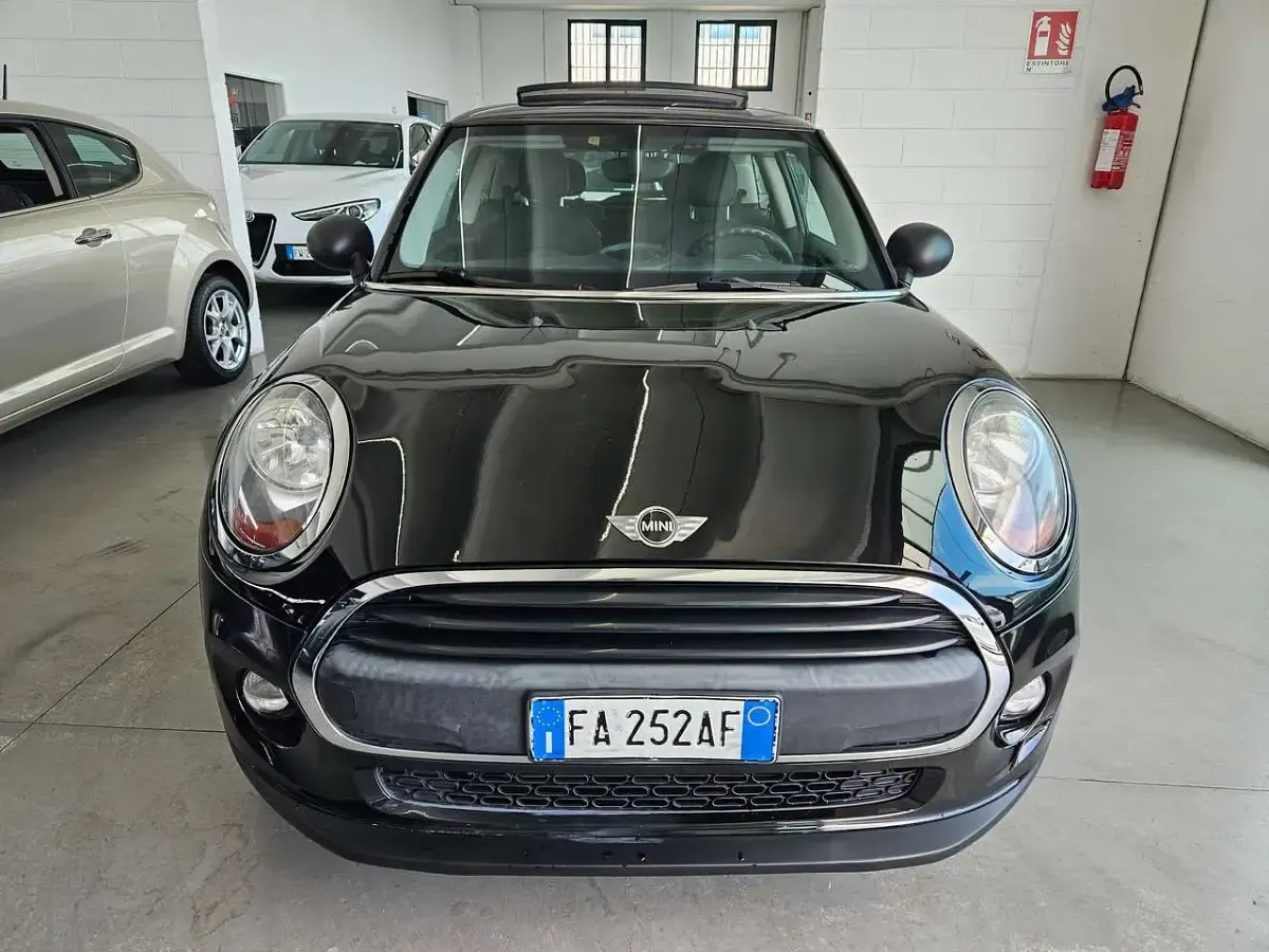 Usata Mini ONE 75 CV (55 kW) 2015 Nero Utilitaria