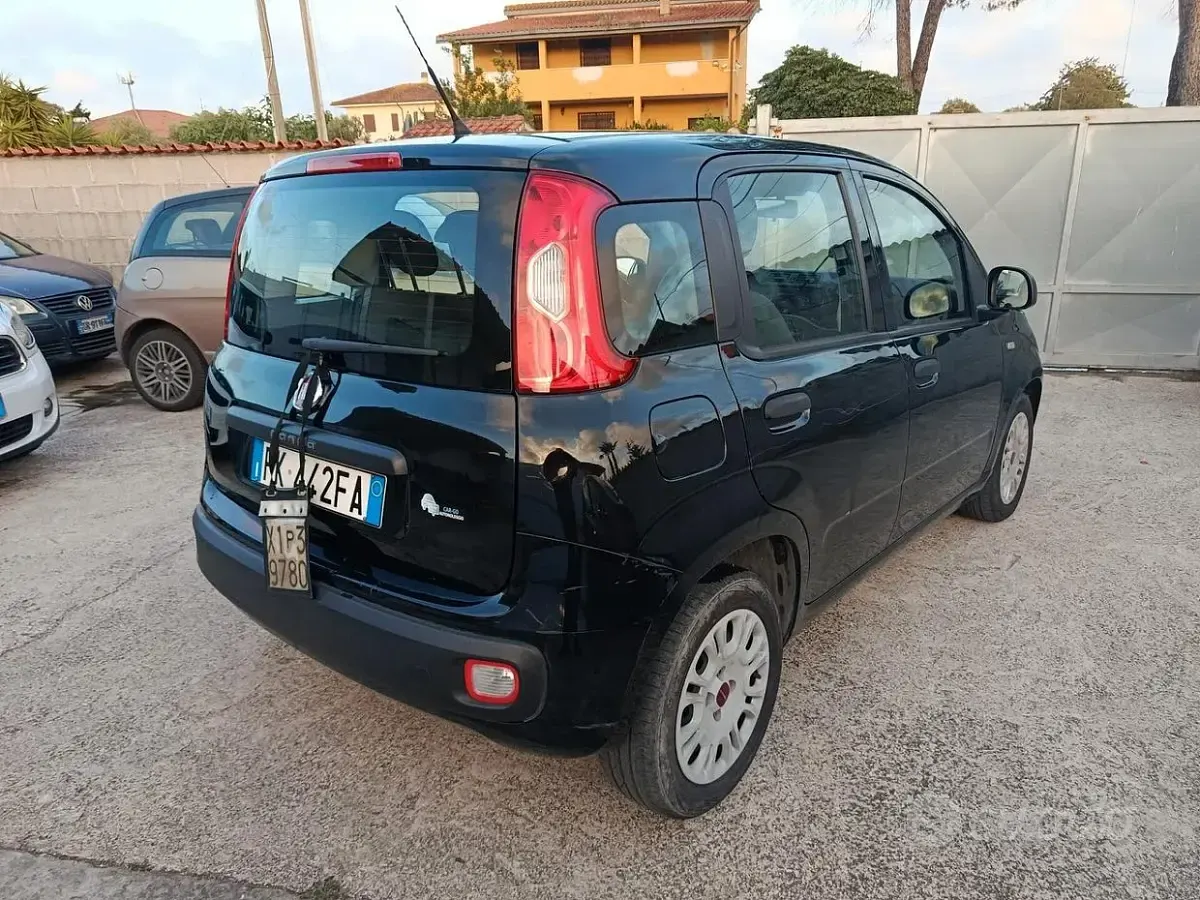 Usata Fiat Panda Lounge 69 CV (50 kW) 2017 Nero Utilitaria