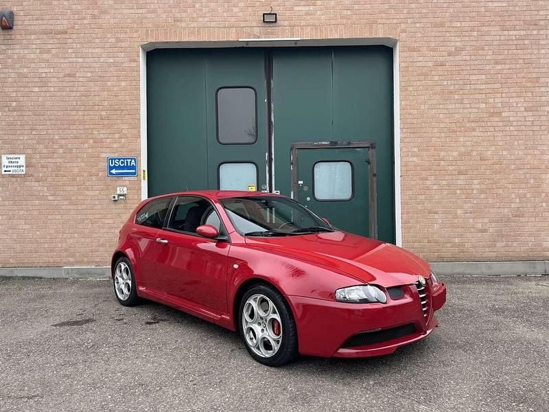 Usata Alfa Romeo 147 GTA 250 CV (183 kW) 2003 Rosso Utilitaria