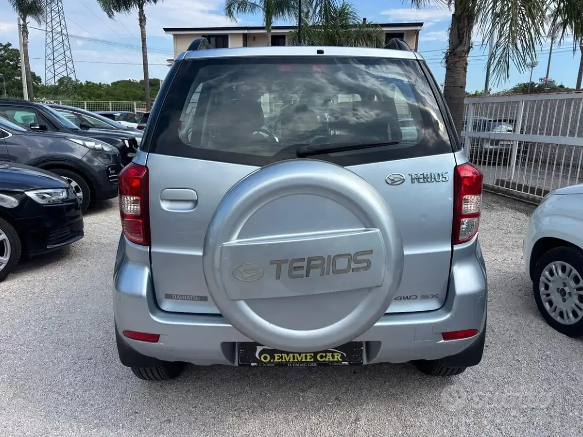 Usata Daihatsu Terios 86 CV (63 kW) 2008 Grigio SUV