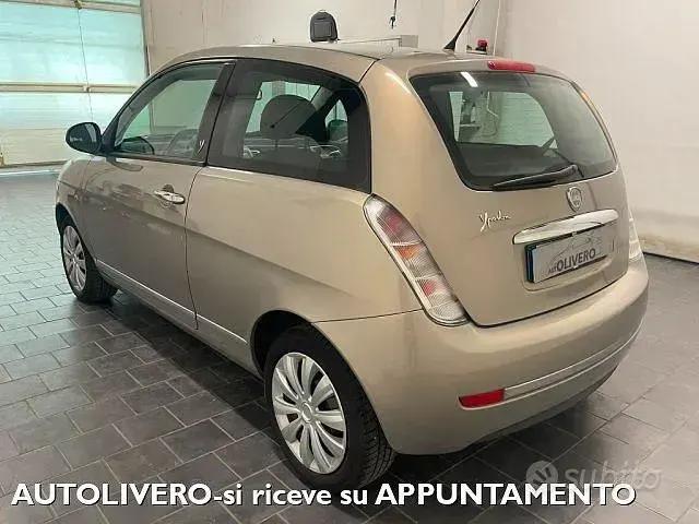 Usata Lancia Ypsilon 69 CV (50 kW) 2011 Beige Utilitaria