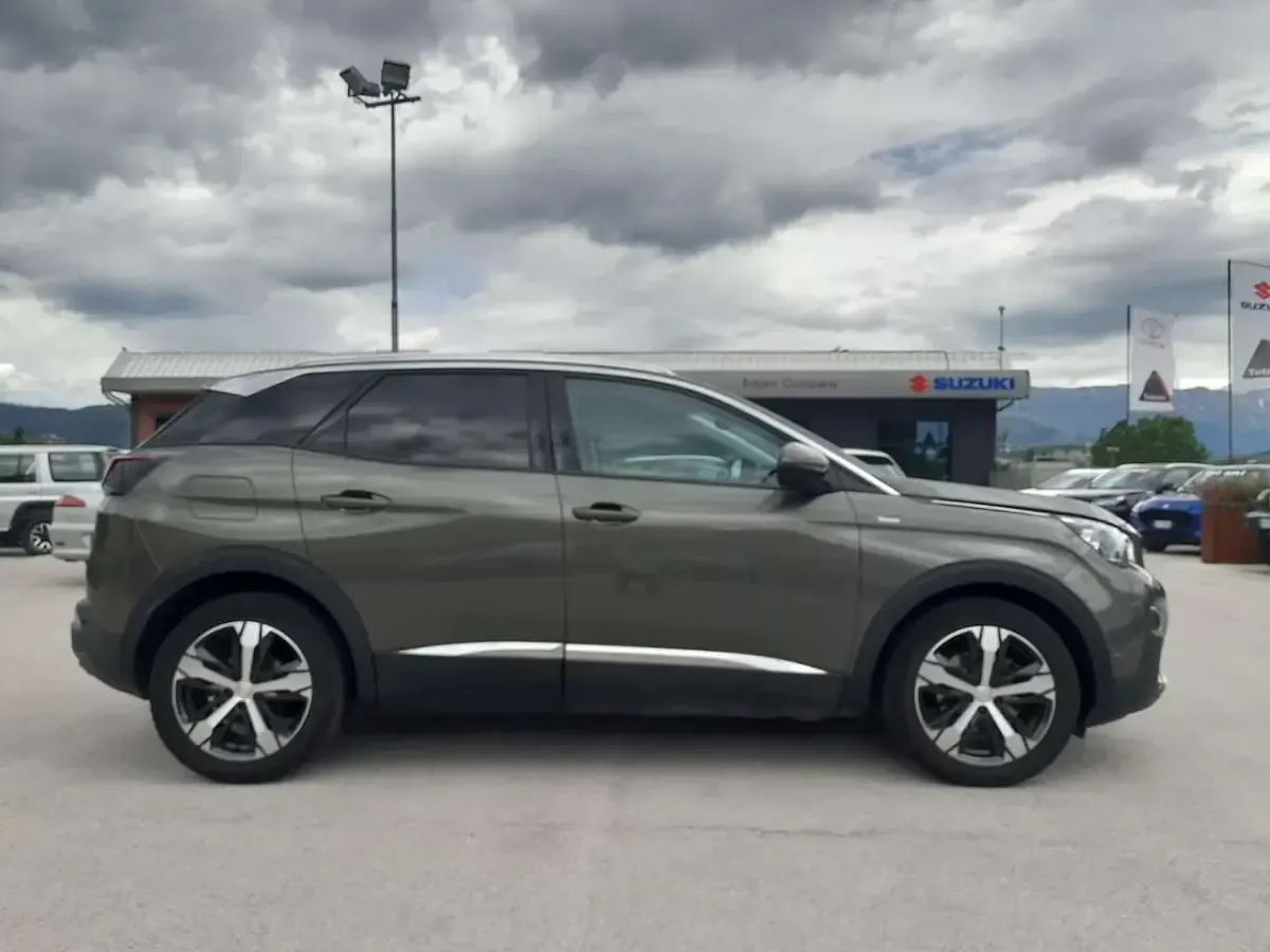 Usata Peugeot 3008 GT-line 120 CV (88 kW) 2017 Bronzo SUV