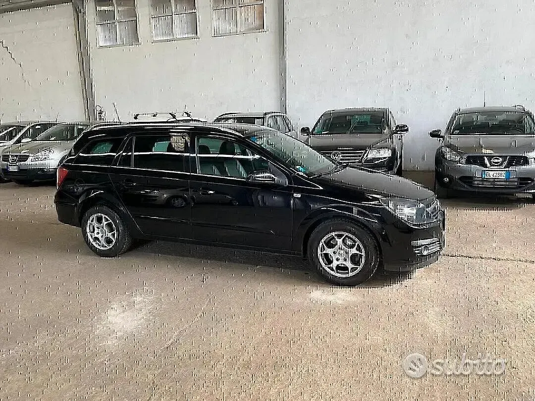 Usata Opel Astra Club 101 CV (74 kW) 2007 Nero Berlina