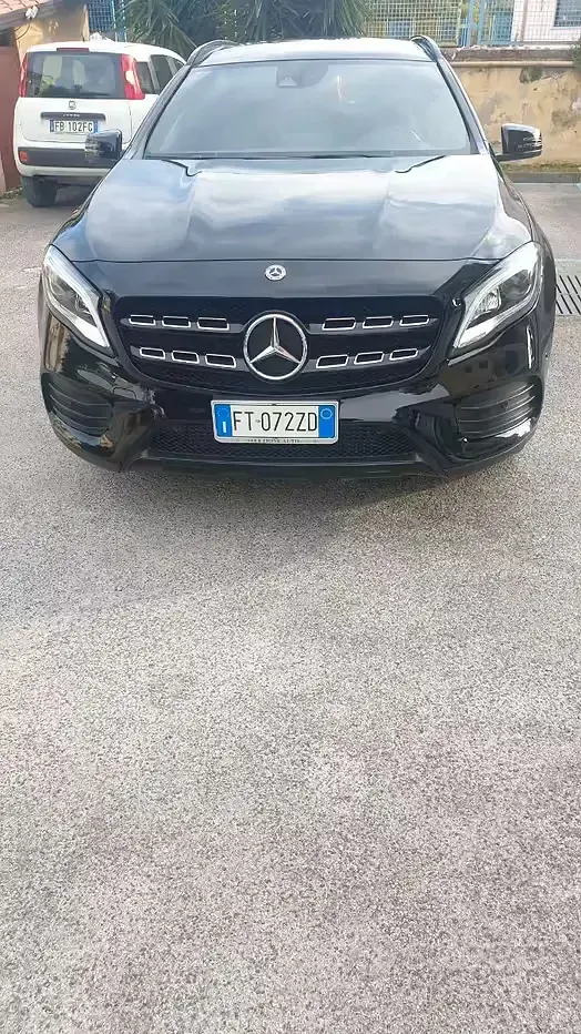 Usata Mercedes GLA200 136 CV (100 kW) 2019 Nero SUV