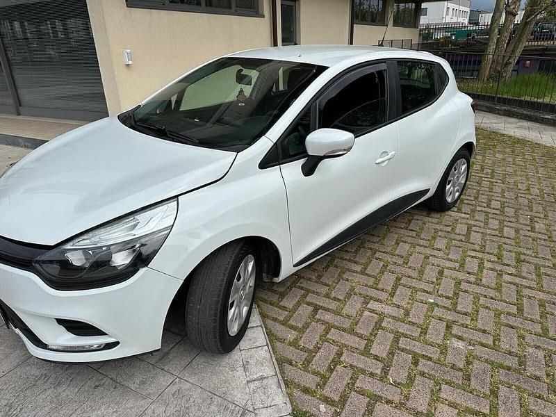 Usata Renault Clio IV 73 CV (53 kW) 2018 Bianco Berlina