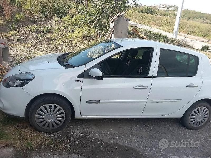 Usata Renault Clio III 2011 Bianco Berlina