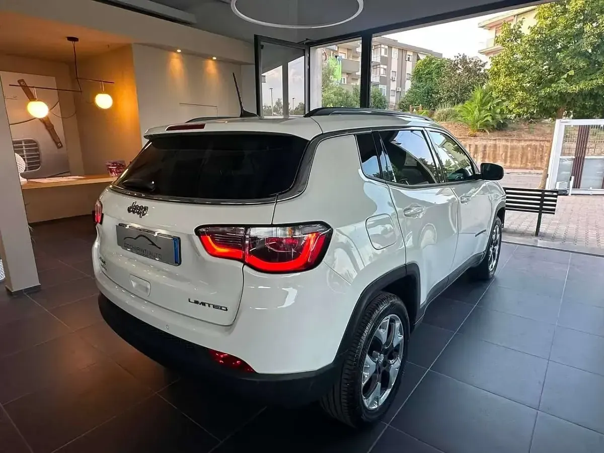 Usata Jeep Compass Limited 140 CV (102 kW) 2019 Bianco SUV