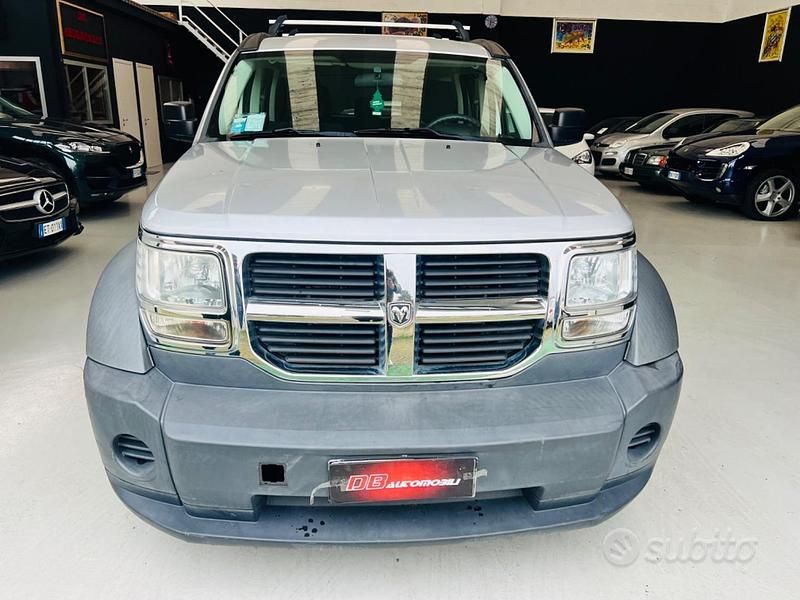 Usata Dodge Nitro SE 177 CV (130 kW) 2008 Grigio SUV