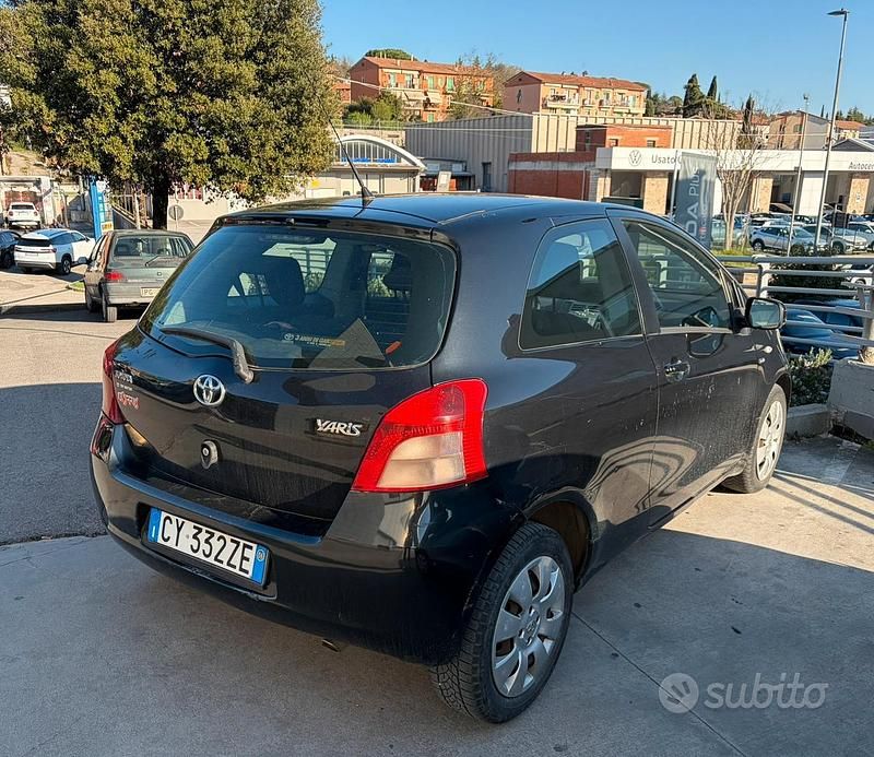 Usata Toyota Yaris 2006 Nero Utilitaria