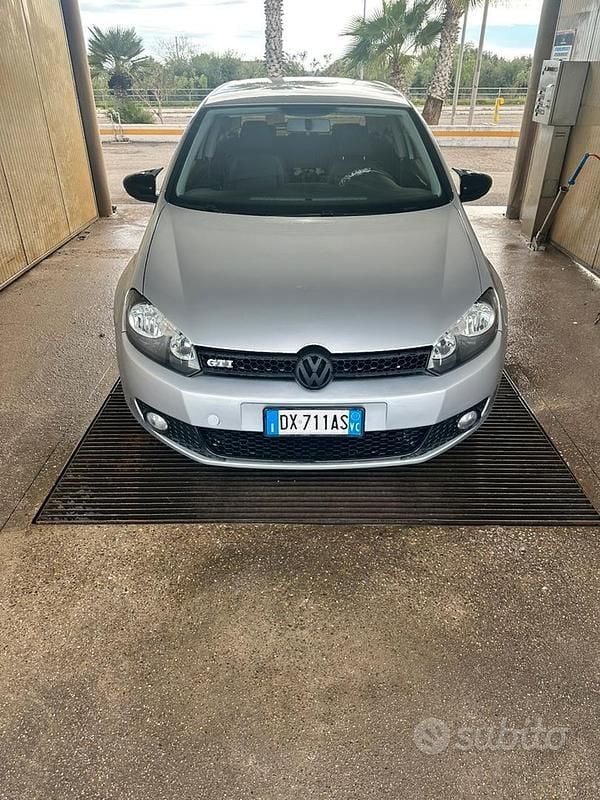 Usata VW Golf VI Comfortline 122 CV (89 kW) 2009 Grigio Utilitaria