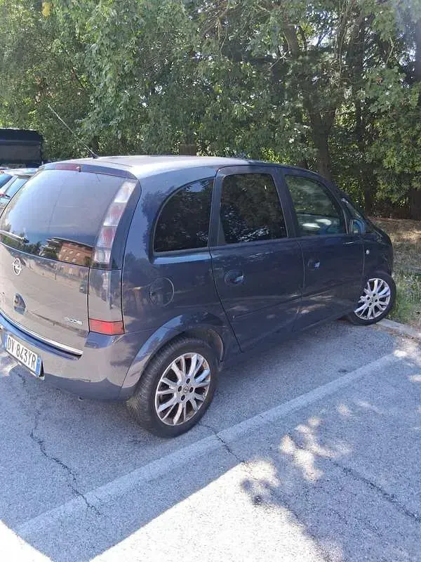Usata Opel Meriva Cosmo 75 CV (55 kW) 2009 Monovolume