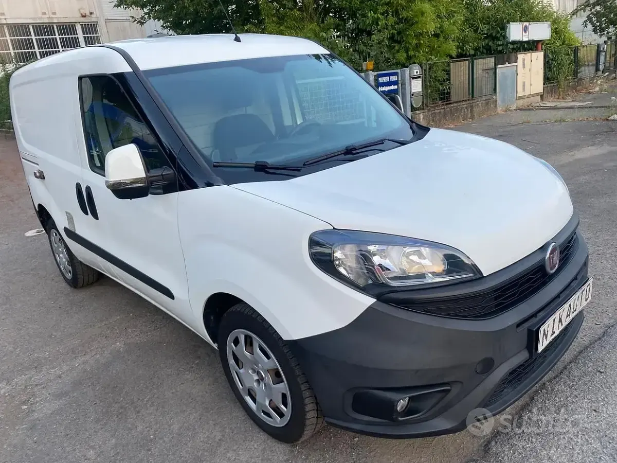 Usata Fiat Doblò 120 CV (88 kW) 2018 Bianco Monovolume