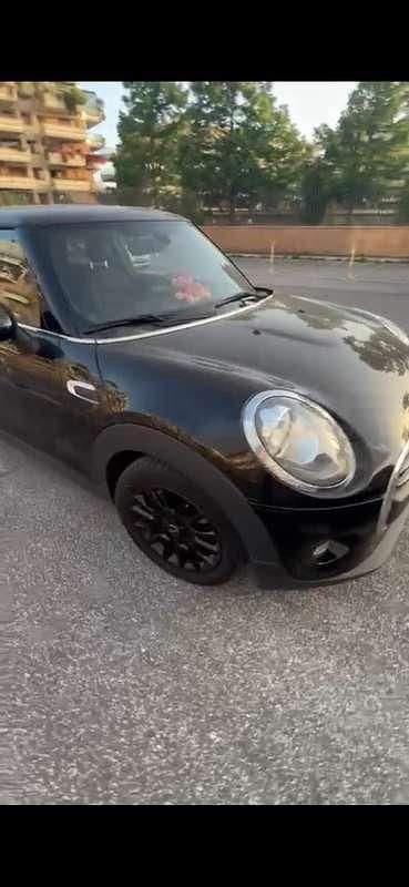 Usata Mini Cooper D 109 CV (80 kW) 2019 Utilitaria