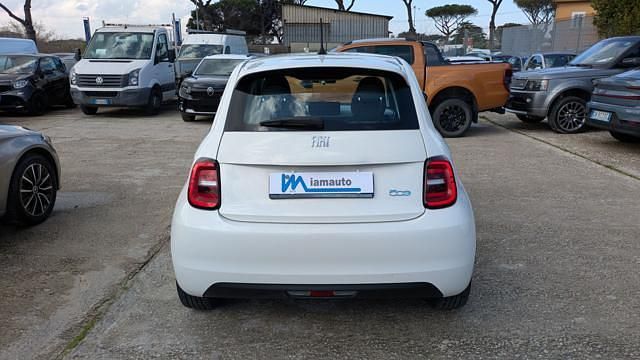 Usata Fiat 500e 86 kW (118 CV) 2021 Bianco Utilitaria