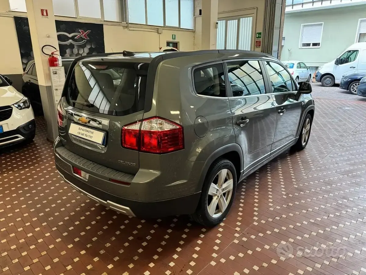 Usata Chevrolet Orlando LTZ 163 CV (119 kW) 2011 Grigio Monovolume