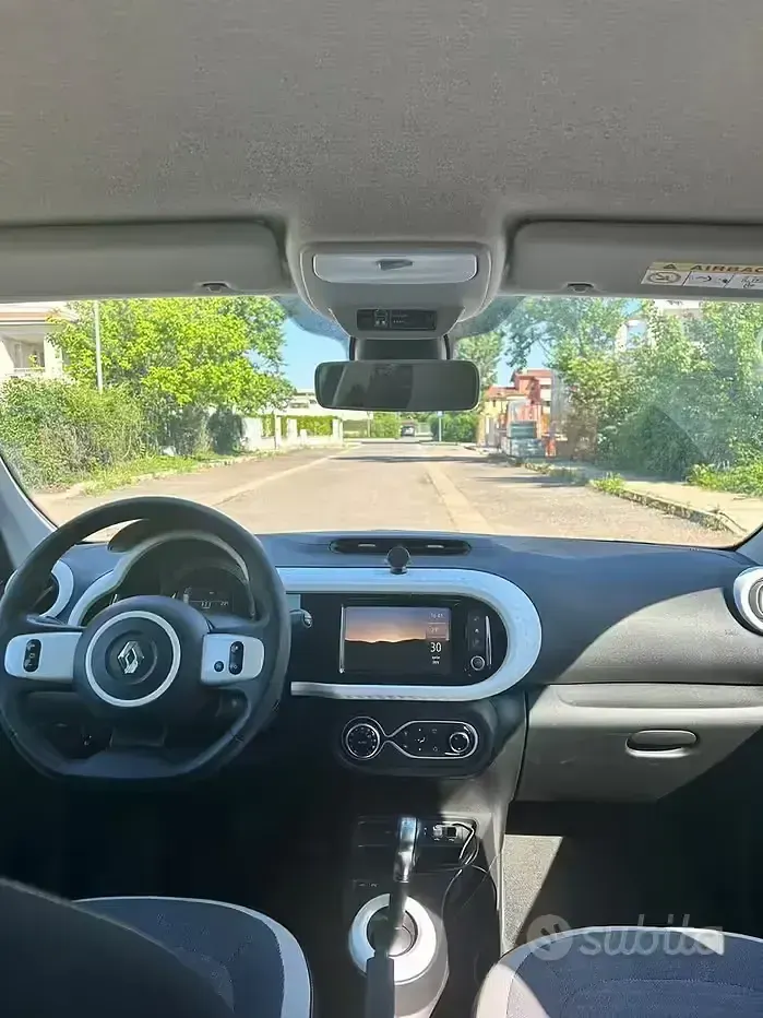 Begagnad Renault Twingo 30 kW (42 HK) 2021 Halvkombi