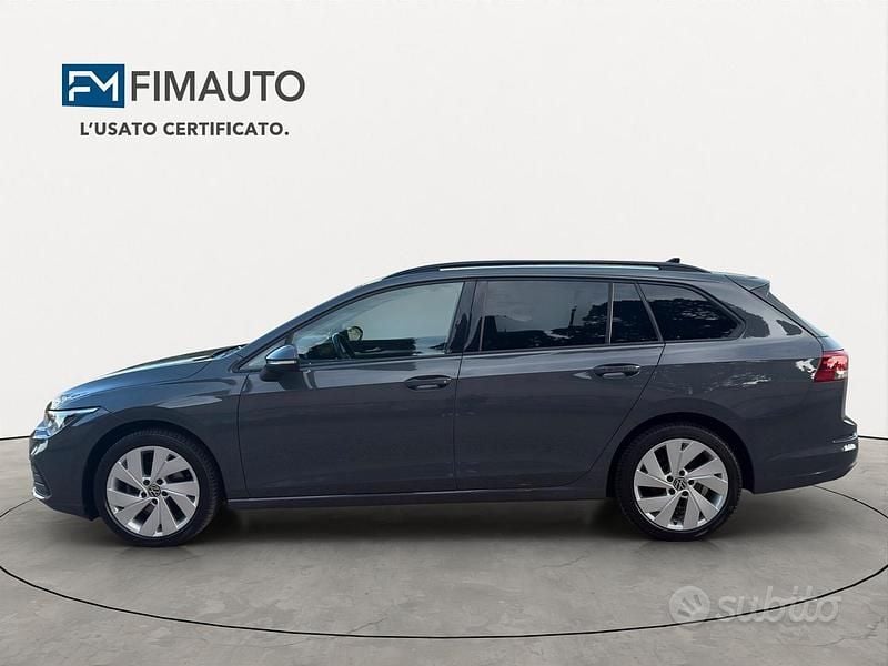 Usata VW Golf VIII Life 110 CV (80 kW) 2021 Grigio Station wagon