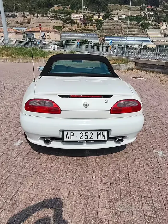 Usata MG F 145 CV (106 kW) 1998 Bianco Cabrio