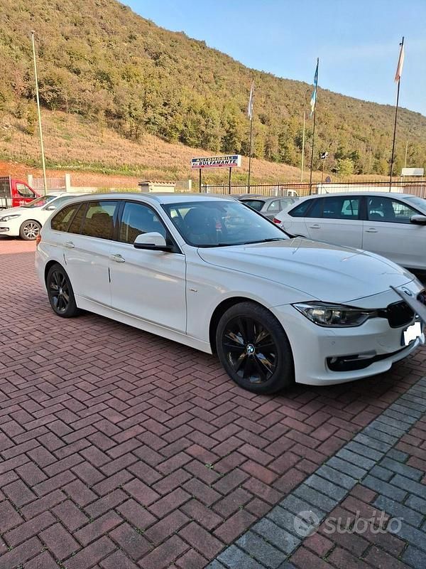 Usata BMW 320 Efficient Dynamics 184 CV (135 kW) 2013 Bianco Station wagon