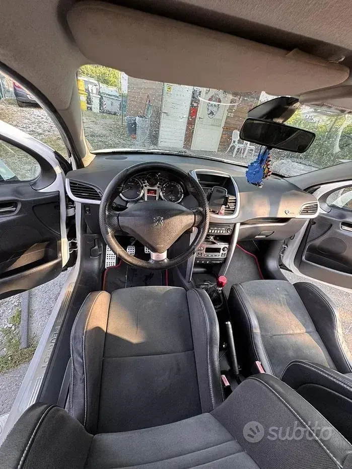 Usata Peugeot 207 174 CV (127 kW) 2009 Bianco Berlina
