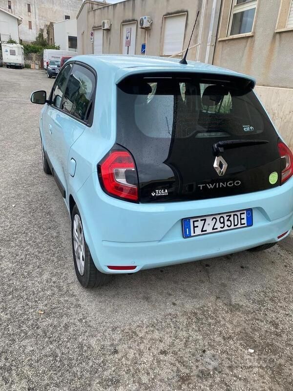 Usata Renault Twingo Intens 65 CV (47 kW) 2019 Blu Utilitaria