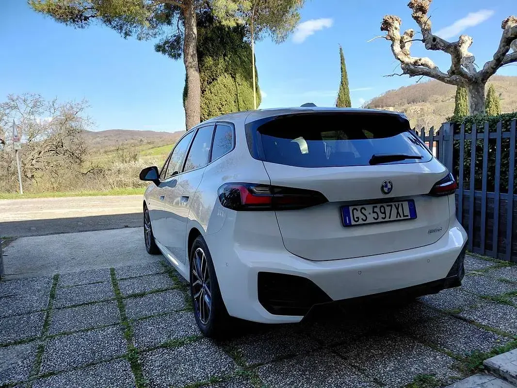 Usata BMW 218 Active Tourer Luxury Line 150 CV (110 kW) 2024 Bianco Monovolume