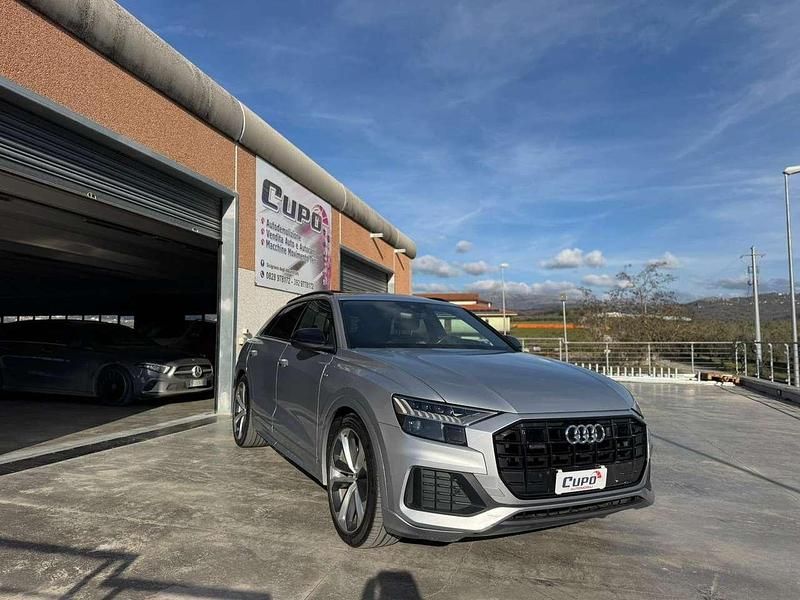 Argento Usata 2019 Audi Q8 S-Line SUV | 49.990 € (Molto cara) - Immagine 1/4
