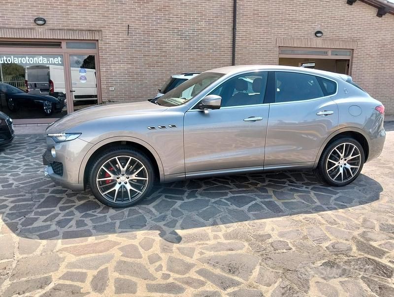 Usata Maserati Levante 250 CV (183 kW) 2017 Grigio SUV