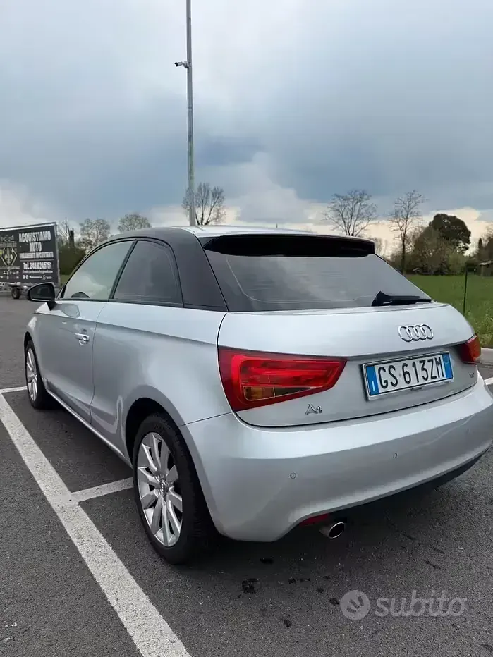 Usata Audi A1 Comfort 90 CV (66 kW) 2013 Blu Utilitaria