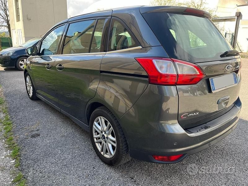 Usata Ford Grand C-Max 116 CV (85 kW) 2015 Grigio Monovolume