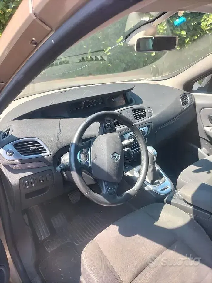 Usata Renault Grand Scénic IV 110 CV (80 kW) 2016 Giallo Monovolume