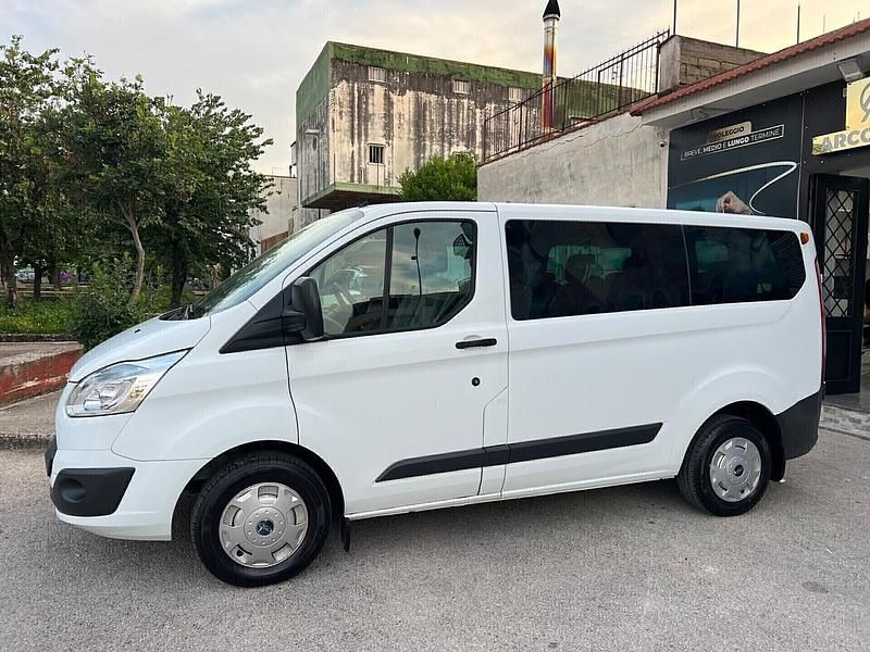 Usata Ford Transit Custom 131 CV (96 kW) 2016 Beige Monovolume