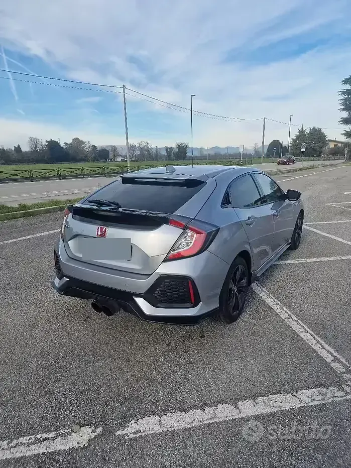 Usata Honda Civic 182 CV (133 kW) 2017 Grigio Berlina