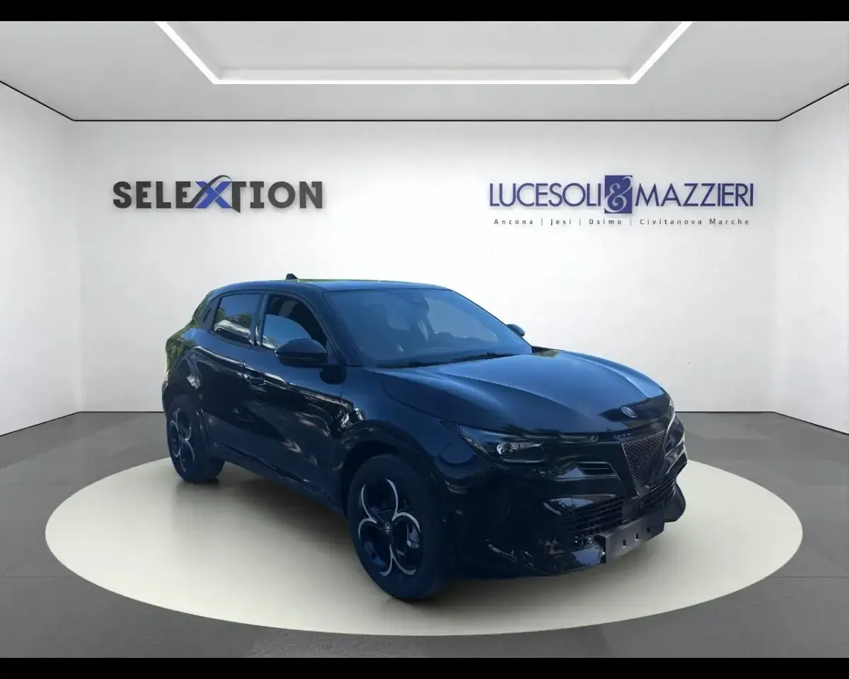 Nuova Alfa Romeo GT Junior 145 CV (106 kW) 2026 Nero SUV