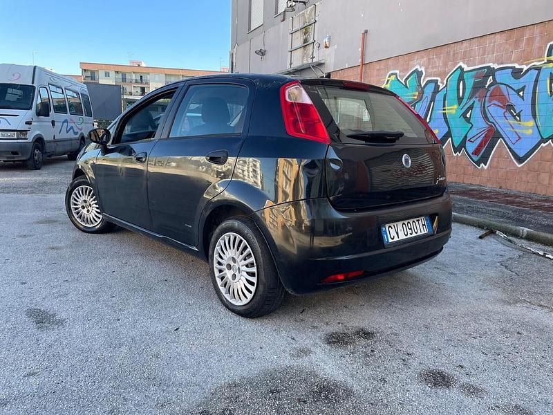 Usata Fiat Grande Punto Dynamic 75 CV (55 kW) 2006 Nero Utilitaria