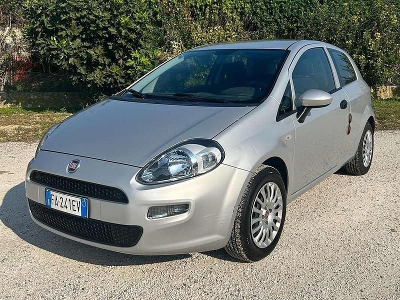 Usata Fiat Punto 120 CV (88 kW) 2015 Grigio Utilitaria