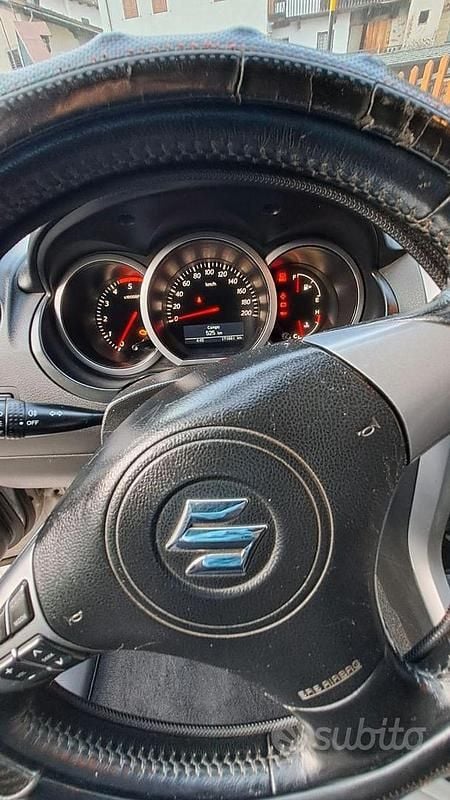 Usata Suzuki Grand Vitara 150 CV (110 kW) 2009 Grigio SUV