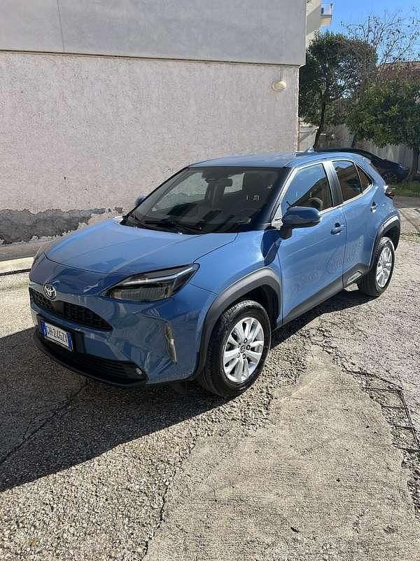 Usata Toyota Yaris Hybrid Active 116 CV (85 kW) 2022 Blu/azzurro Station wagon