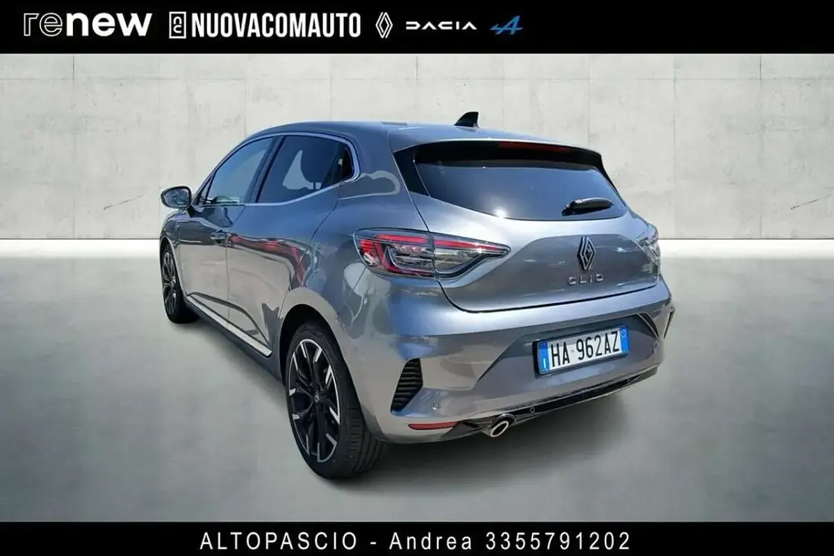 Usata Renault Clio V Techno 101 CV (74 kW) 2025 Grigio scisto Berlina