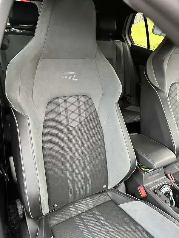 Usata VW Golf VIII R-line 150 CV (110 kW) 2021 Berlina