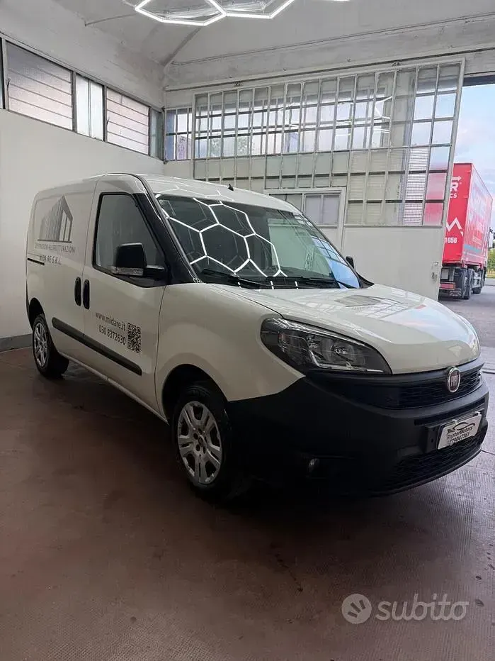 Usata Fiat Doblò 95 CV (69 kW) 2020 Bianco Monovolume