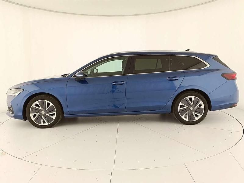 Usata Skoda Superb Style 150 CV (110 kW) 2024 Blu cobalto metallizzato Station wagon