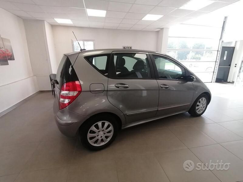 Usata Mercedes A180 Elegance 109 CV (80 kW) 2008 Grigio Berlina