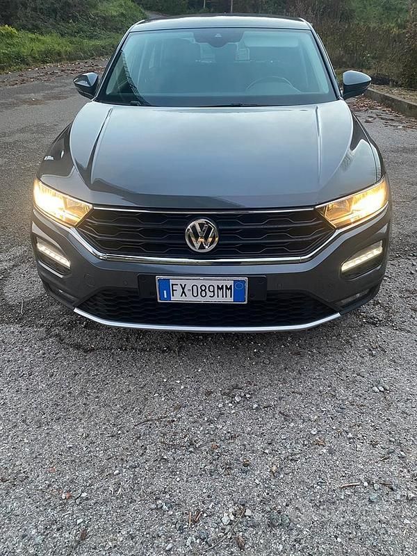 Usata VW T-Roc 116 CV (85 kW) 2019 Grigio SUV