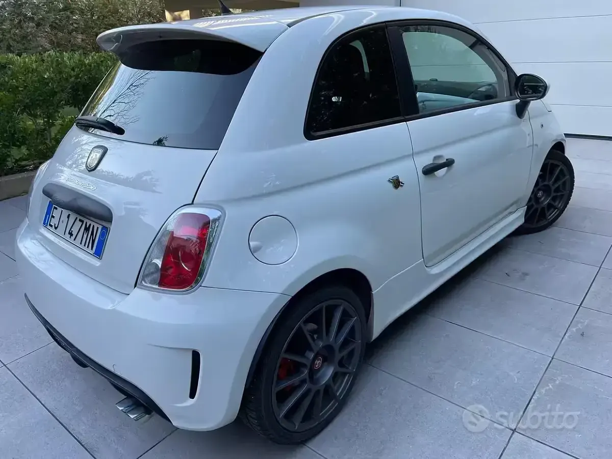 Usata Abarth 500 Esseesse 160 CV (117 kW) 2011 Bianco Berlina