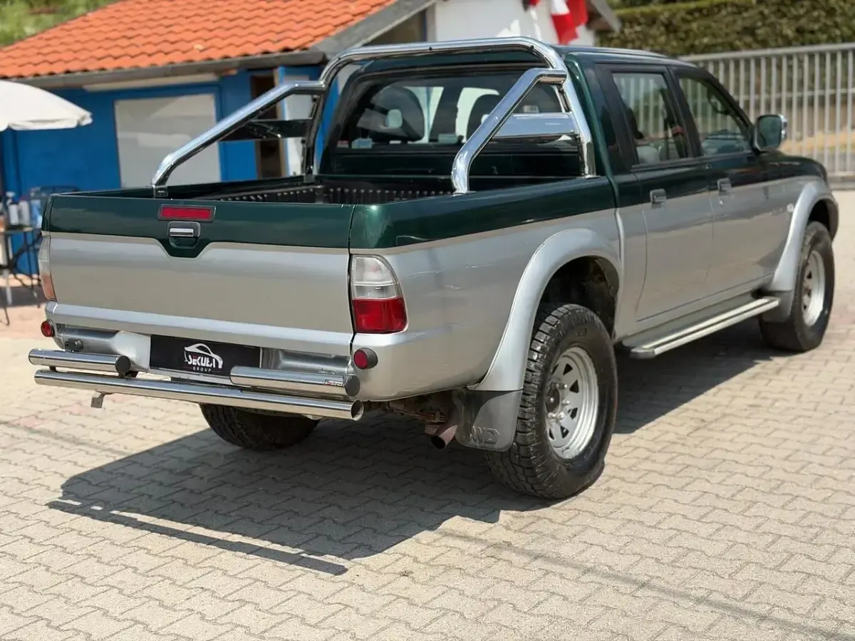 Usata Mitsubishi L200 115 CV (84 kW) 2002 Verde Pick-up