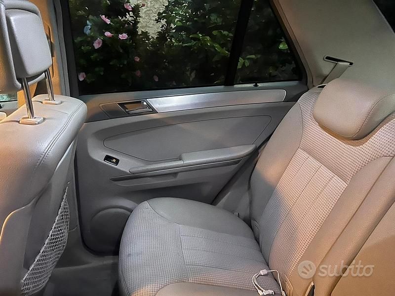 Usata Mercedes ML320 224 CV (164 kW) 2007 Nero SUV