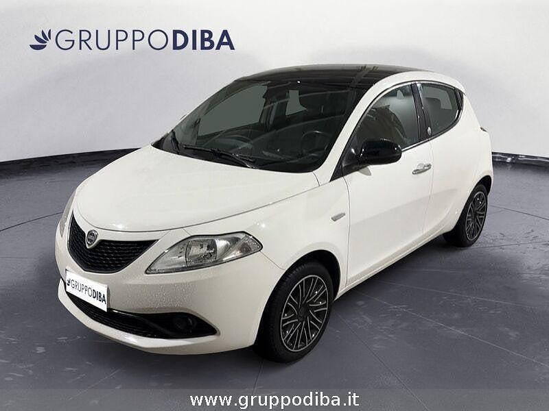 Bianco Usata 2018 Lancia Ypsilon Gold Due volumi | 9900 € (Buon prezzo) - Immagine 1/4
