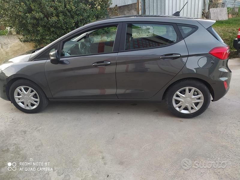 Usata Ford Fiesta 75 CV (55 kW) 2019 Grigio Utilitaria
