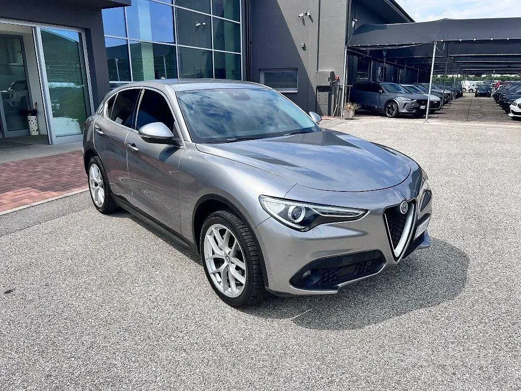Usata Alfa Romeo Stelvio Executive 210 CV (154 kW) 2017 Grigio SUV